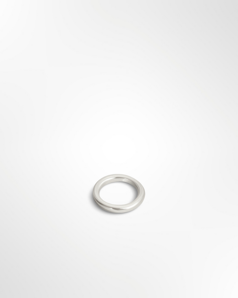 La bague minimaliste