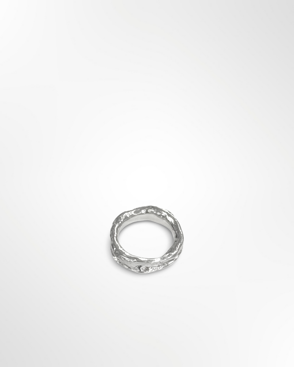 La bague creusée
