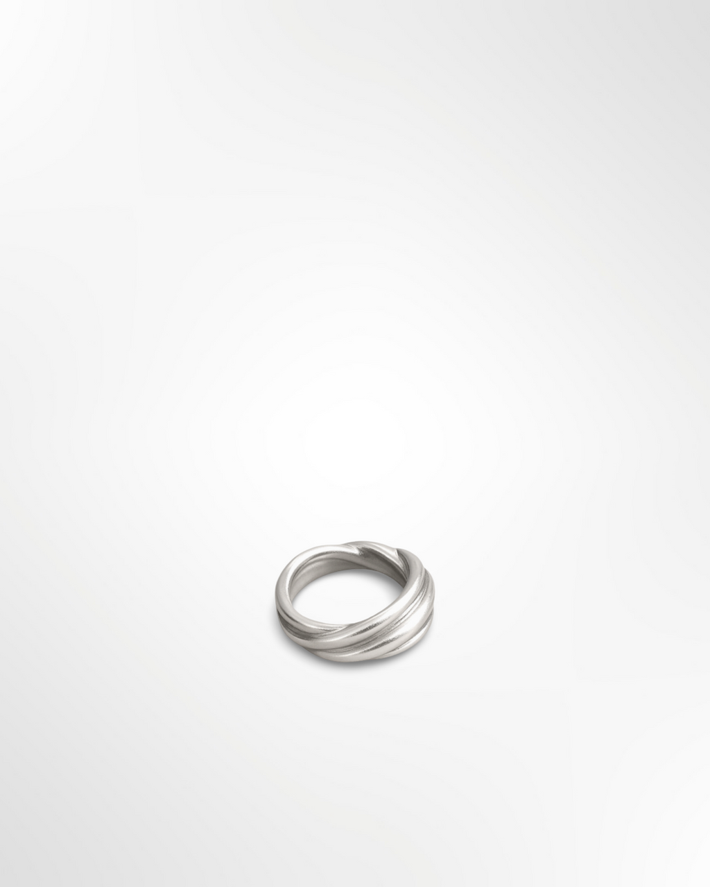 La bague entrelacée