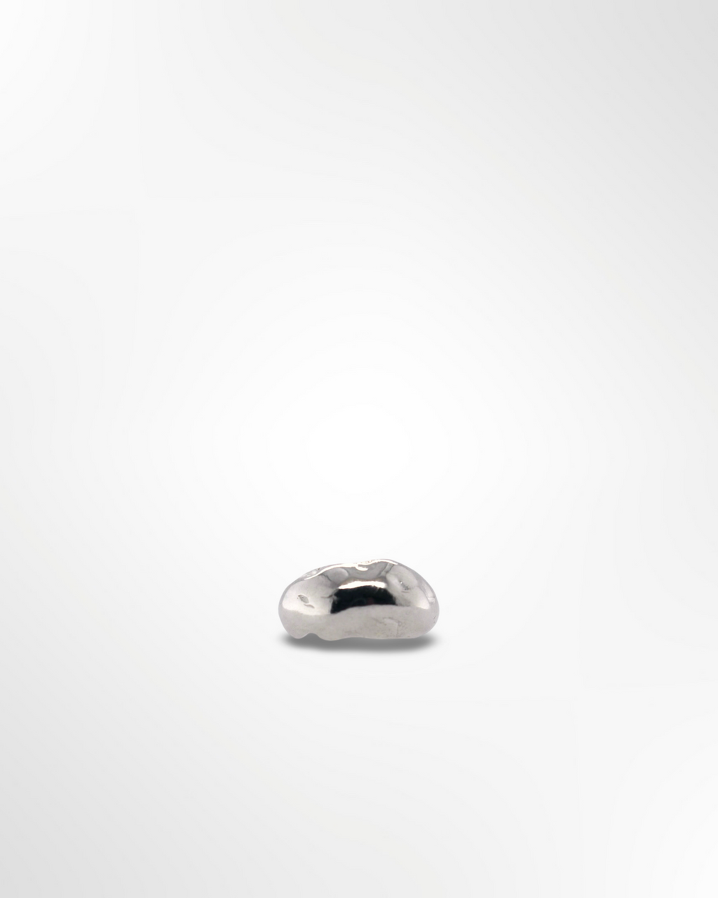 La bague dôme abstraite